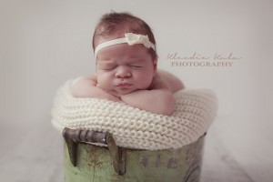 Hairband ivory frilly bow with pearl