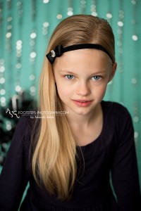 Black bow on black elastic with stone